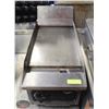 Image 1 : VOLLRATH 1FT FLAT TOP GAS GRILL