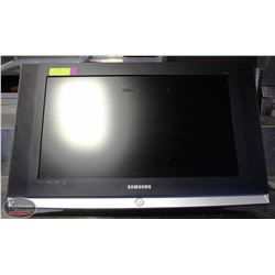 SAMSUNG 26" LCD TV W/ WALLMOUNT & POWERCORD