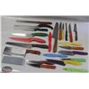 Image 1 : FLAT OF 20-25 KNIVES INCL SHARPENING STONE & A