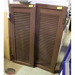 SWINGING SALOON DOORS -BROWN, 19-3/4"X48-1/2".