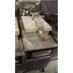 HENNEY-PENNY COMMERCIAL PRESSURE FRYER W/ OIL