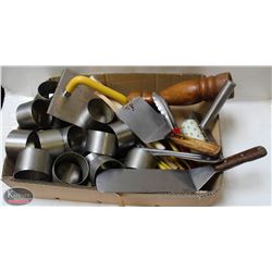 FLAT OF FRILL ACCESSORIES & COMMERCIAL SPATULAS