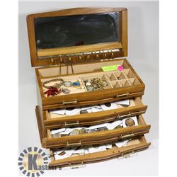 JEWELLERY BOX WITH CARDED COINS INCLUDING SILVER