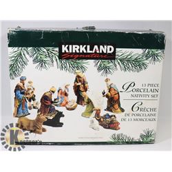 13PC PORCELAIN NATIVITY SET.