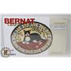 Image 1 : SEALED BERNAT LATCH HOOK KIT 36"X30" COUNTRY CAT.