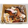 Image 1 : BOX OF VINTAGE TOY HORSES