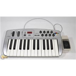 MIDIMAN OXYGEN 8 USB MIDI KEYBOARD CONTROLLER