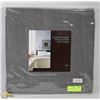 Image 1 : NEW HUDSON PARK COLLECTION GEO DIAMOND BLANKET