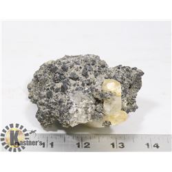 ROCK WITH QUARTZ CRYSTAL.