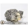 Image 1 : ROCK WITH QUARTZ CRYSTAL.