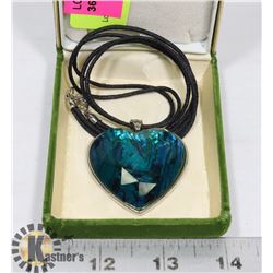 NATURAL STONE HEART PENDANT WITH ROPE CHAIN