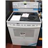 Image 1 : WHITE GE 30" FREE STANDING ELECTRIC SELF CLEANING