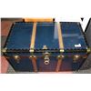 Image 1 : 1950S STEAMER TRUNK, 36"X19.75"X21.5".