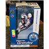 Image 1 : LARGE WAYNE GRETZKY 1979-88 12" ACTION FIGURE