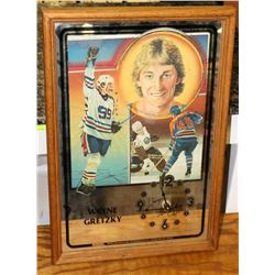 WAYNE GRETZKY MIRRORED WALL CLOCK.