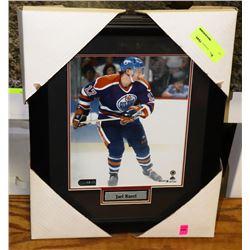 JARI CURRI FRAMED HOCKEY PHOTO.
