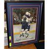Image 1 : LARGE FRAMED AND AUTOGRAPHED DOUG WEIGHT AND