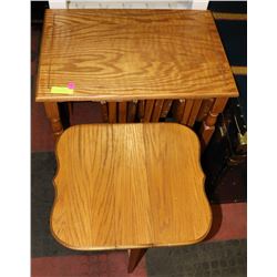 SMALL OAK TABLE (25"X16.5"X24") W/4 FOLDABLE OAK