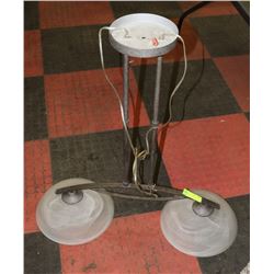 2 LIGHT FIXTURES