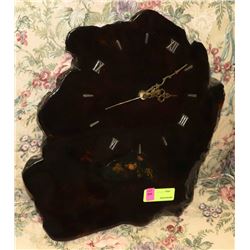 WOOD LAQUERED WALL CLOCK