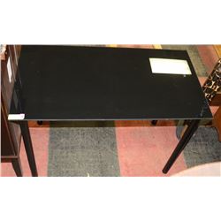METAL AND GLASS SIDETABLE, 39"X20.5"X28".