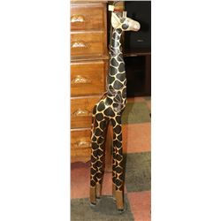 FLOOR STANDING GIRAFFE LAMP.