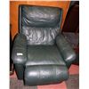 Image 1 : GREEN LEATHERETTE RECLINING 35" CHAIR