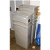 Image 1 : 9 RUBBERMAID BINS 29"H X 19"L X 10"D