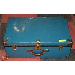 VINTAGE METAL TRUNK, 26 X 16 X 10