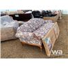 Image 2 : TRADITIONAL BALL & CLAW SOFA