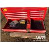 Image 7 : INTERNATIONAL TOOL CHEST & TOOLS