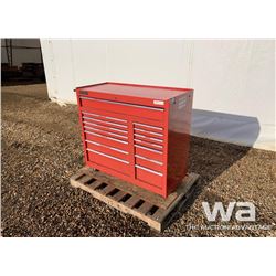 INTERNATIONAL TOOL CHEST & TOOLS