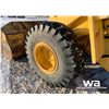 Image 12 : 1990 KOMATSU WA320-1 WHEEL LOADER
