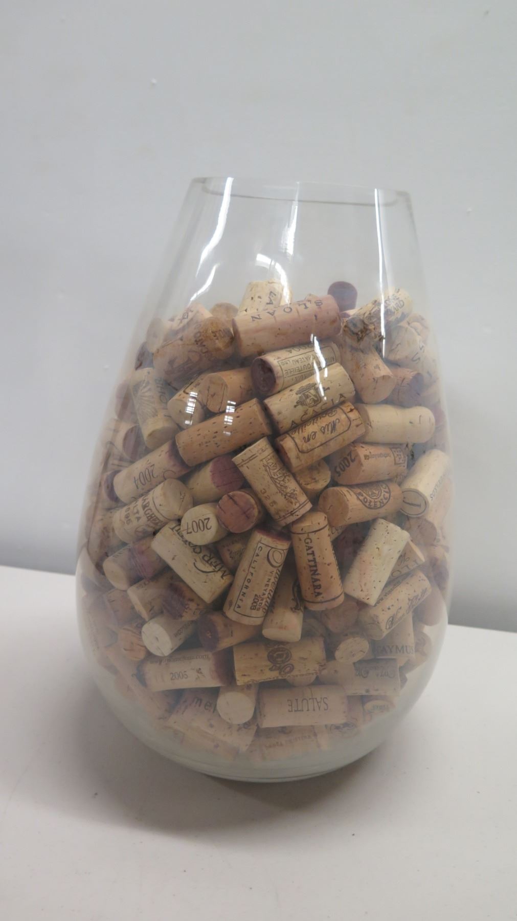 Clear Glass Vase Filled w Assorted Wine Corks 15"H Clear Glass Vase Filled w Assorted Wine Corks 15 H i