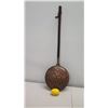 Image 2 : Lidded Metal Bed Warmer (Hot Coals Go Into Bowl) 37" Long