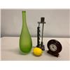Image 2 : Green Glass Vase, Geometric Candle Holder, Small Table Clock