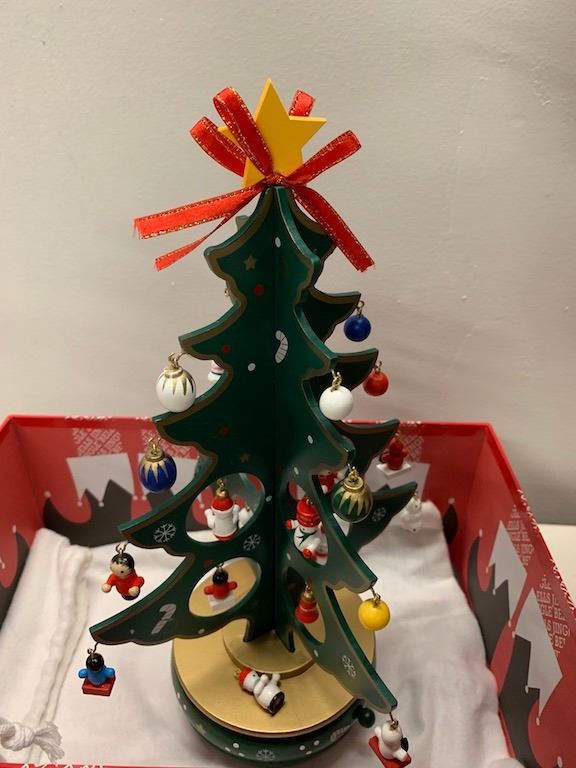 Christmas hawaiian decorations hawaii trees tree palm surrounded juxtaposition Qty 5 Christmas Decorations: Tall Decorated Tree, Misc. Trees, Snowman