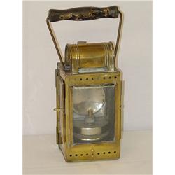 BRASS CARRIAGE LANTERN W/ BAIL HANDLE (10 1/2 TAL