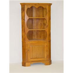 19TH CENT. PINE OPEN TOP SCALLOPED CORNER CUPBOAR