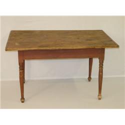 COUNTRY SHERATON FARM TABLE W/ SCRUB TOP & BREADB