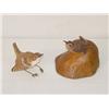 Image 1 : (2) MINIATURE PAINTED & CARVED WRENS-(1) MOUNTED 