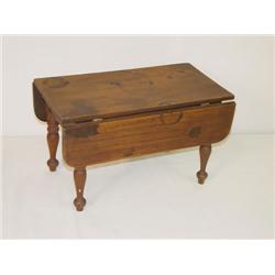LATE 19TH-EARLY 20TH CENT. DOLLS DROPLEAF TABLE W
