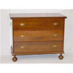 CUSTOM WALNUT WILLIAM & MARY STYLE 3 DR