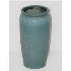 7 1/2" HAMPSHIRE POTTERY VASE W/ MOTTLE