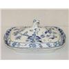 Image 1 : 11 1/2" BLUE ONION COVERED SERVING DISH