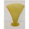 Image 1 : 6 3/4" CONSOLIDATED YELLOW ART GLASS VA