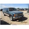Image 1 : 1993 - CHEVROLET SUBURBAN/SALVAGE TITLE