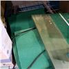 Image 3 : GOLF PRACTICE TOOL AND INDOOR PUTTING GREEN