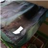 Image 2 : 2 x 2 x 2 FOLDING DOG PEN