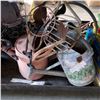 Image 2 : LOT OF WATERING CANS AND GARDEN DECOR